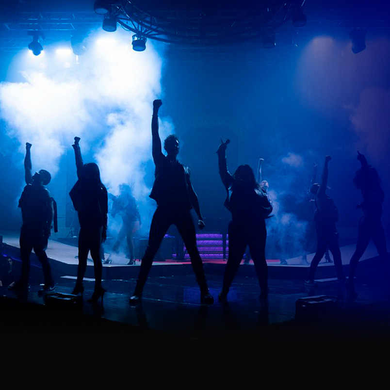 01 hero banner touching img